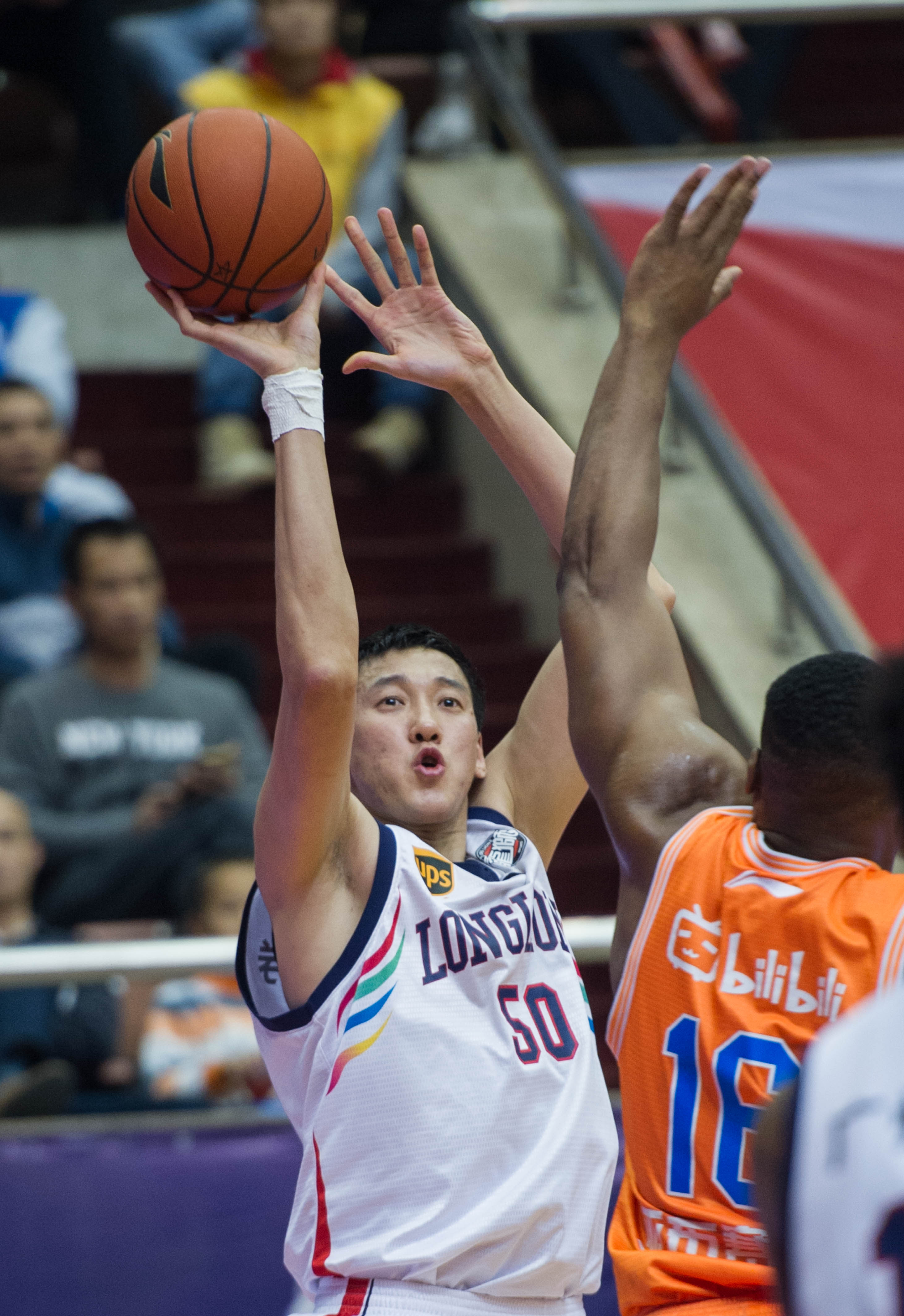 但他的速度 但他的速度