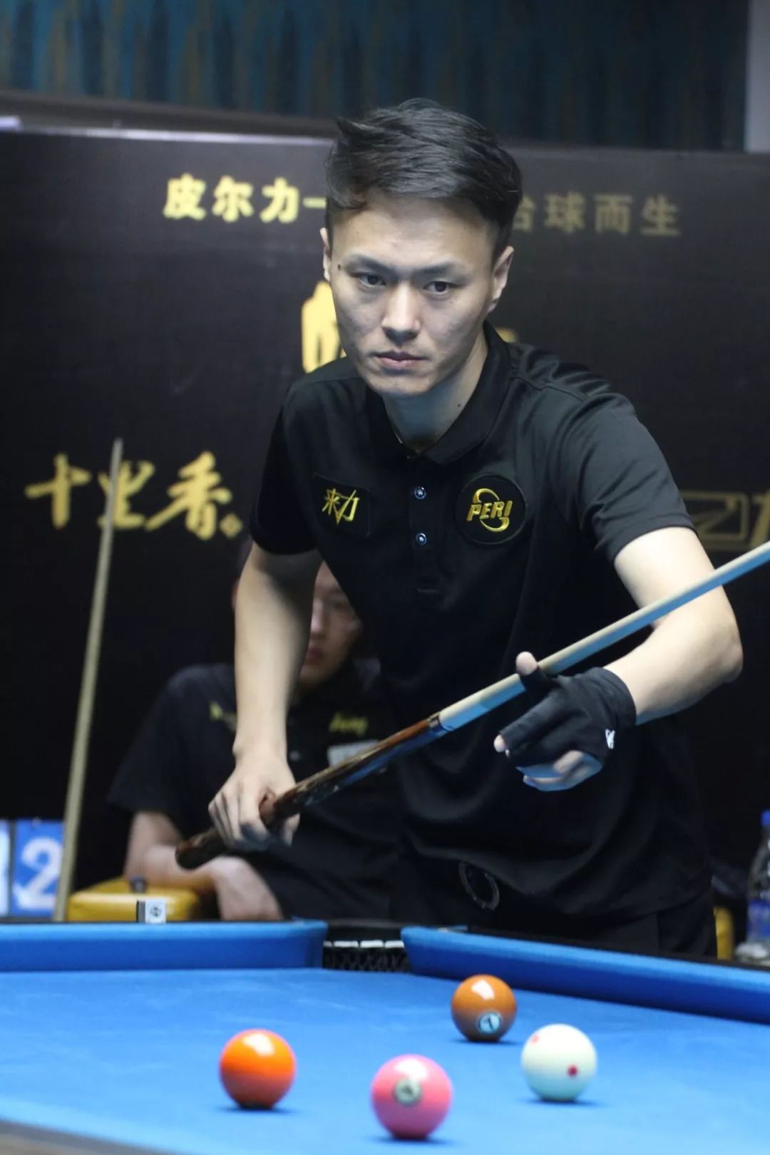 主话题定锚 主话题定锚